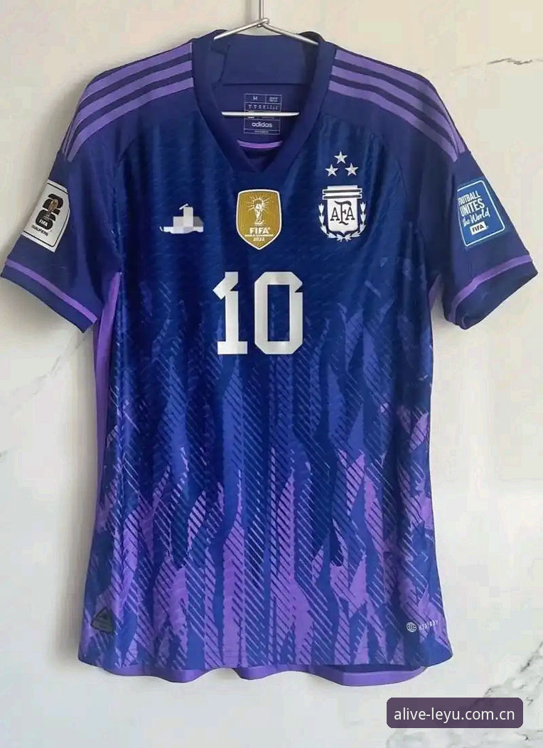 2026世界杯彪马球衣撕裂问题深度评测：从赛场事故到装备选材的全面审视